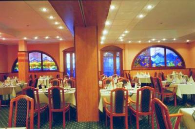 Restaurant in Hotel Aquarius Budapest - Budapest Hotel Aquarius - Hotel Aquarius Budapest - Budapest - Cheap 4-star hotel in Nagyteteny, Budapest