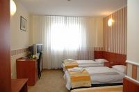 Cheap accommodation in Hotel Atlantic in Budapest, in the vicinity of Köztarsasag Square