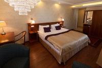 Discount accommodation in Buda near Elizabeth Bridge - Gold Hotel Wine & Dine