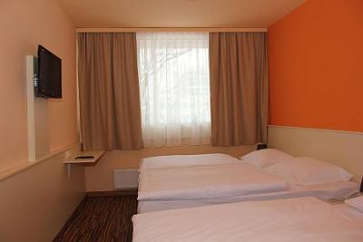 Cheap renovated hotel in the near of Ulloi street in Zagrabi street - Hotel Pest Inn - Pest Inn Hotel Budapest*** - low-priced renovated Hotel in the district X. 