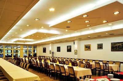 Restaurant of Hotel Romai for weddings and events - Hotel Romai Budapest - Hotel with affordable prices and panoramic view to the Danube at Romai Part